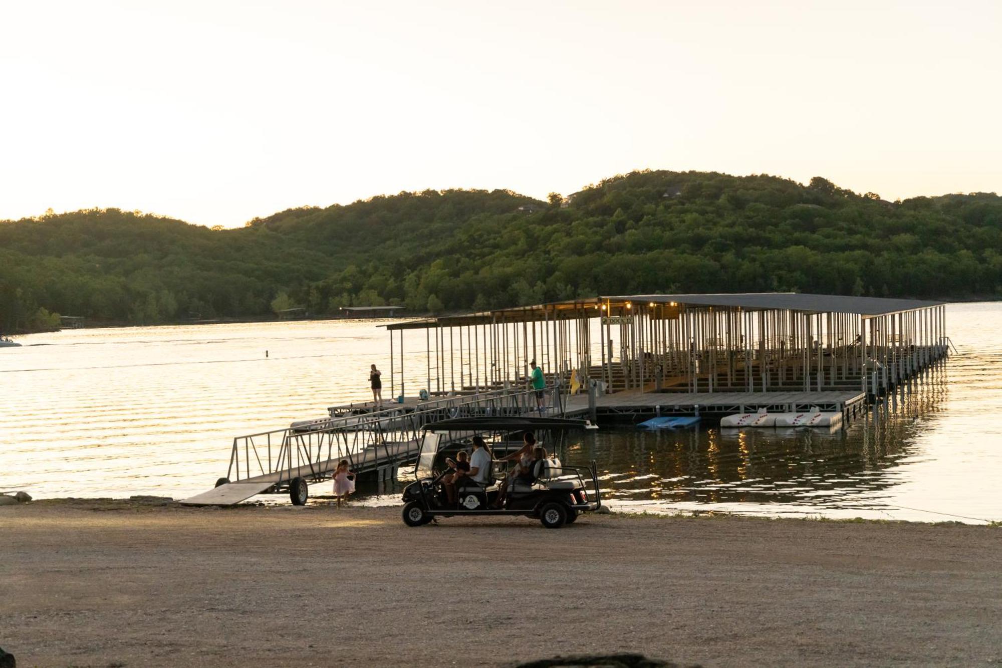 Still Waters Resort Indian Point Buitenkant foto
